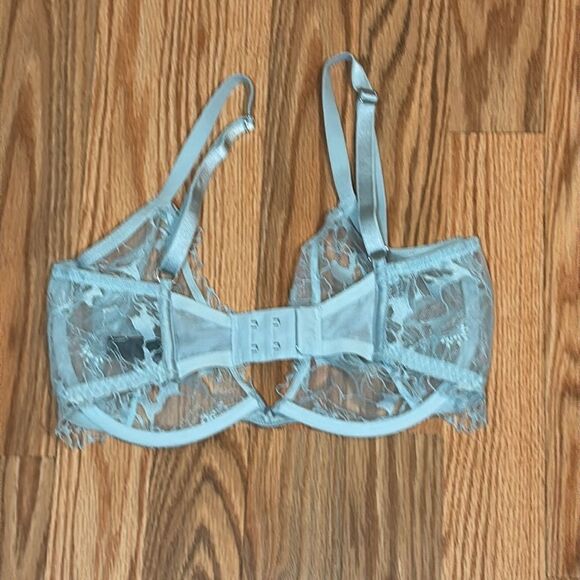 Victoria’s Secret Low Cut Demi Bra light blue, 32DDD - Picture 3 of 5